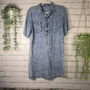 Women Lightweight Denium Shirt Dress, Raw Edge Hemline, Short Sleeve, Size Med